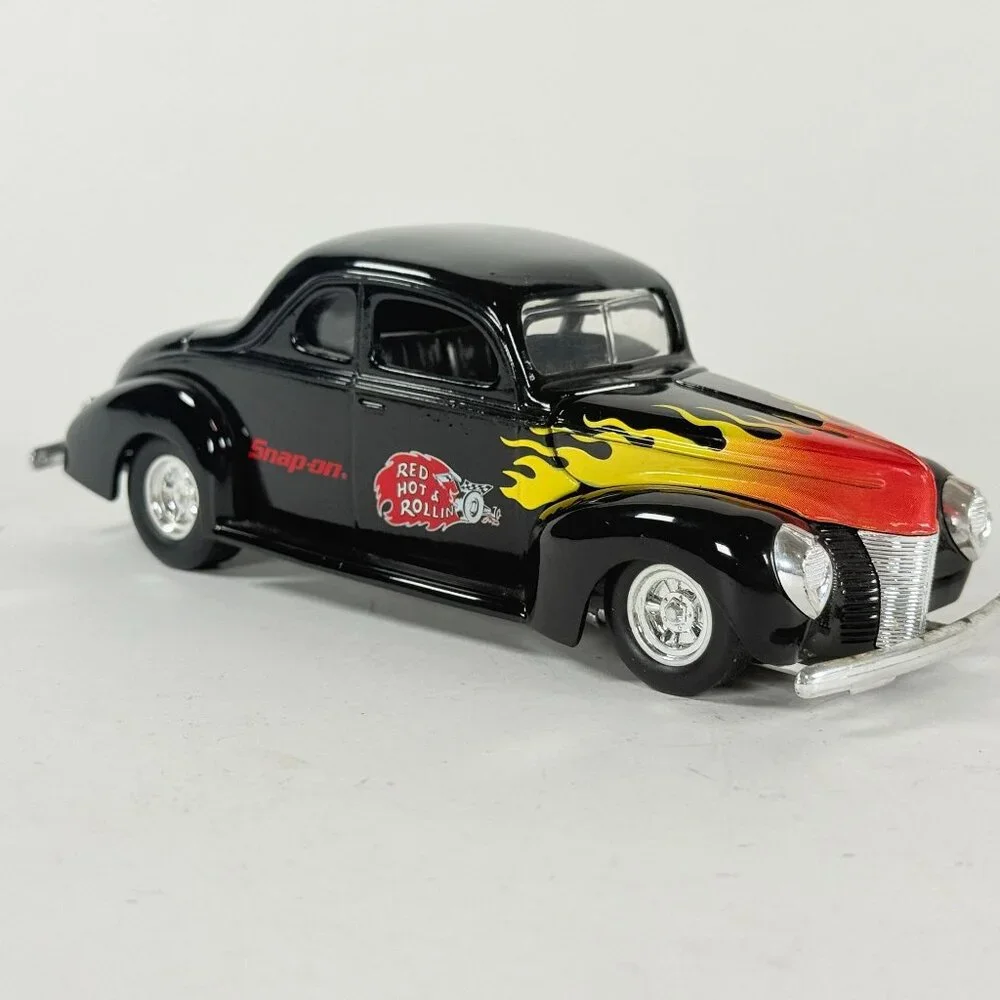 Racing Champions Snap on 1940 Ford Coupe Red Hot & Rollin Nostalgia 1:24 Scale